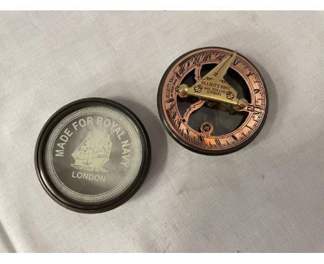 A BRASS ROYAL NAVY STYLE SUNDIAL COMPASS 