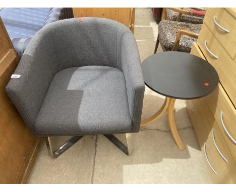 A MODERN SWIVEL TUB CHAIR ON CHROME BASE AND A SMALL OCCASIONAL TABLE 