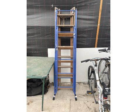 A FIVE RUNG TUBULAR METAL STEP LADDER AND A 21 RUNG EXTENDABLE WOODEN LADDER 