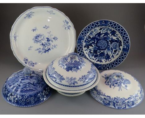 A selection of early nineteenth century blue and white transfer-printed wares, c. 1820. To include: a Spode Union Wreath circ