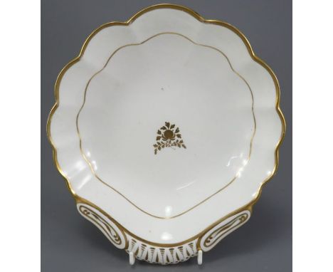 An early nineteenth century porcelain Spode pattern 341 gilded dessert dish, c. 1815-20.  It is marked to the underside. 22 c