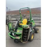 JOHN DEERE 8400 Commercial Ride -On Lawnmower