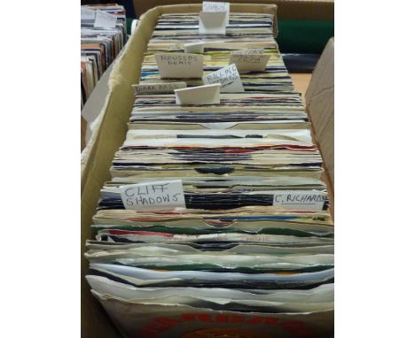 Vinyl Singles - collection of chart singles R (Jim Reeves) - S (Shakin Stevens) in one box