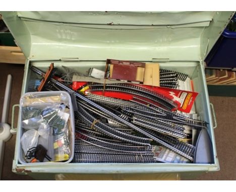 A QUANTITY OF HORNBY 00 GAUGE TRAIN SET, rolling stock, some in original boxes, station, track, booklets, etc, partly contain