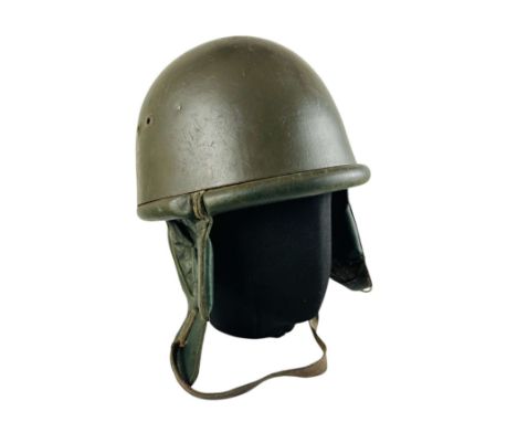 Helmet used by paratroopers during the PRL period. Overall condition as shown in the pictures.