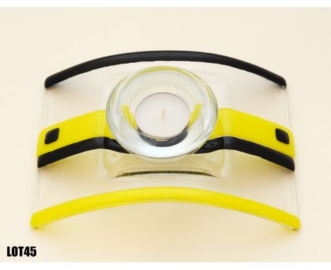 Tea light holder (20X14cm) by AMO Glass Fusion – 1 of 3 lots - Amo Glass Fusion began in 2012 and is a collaboration between 