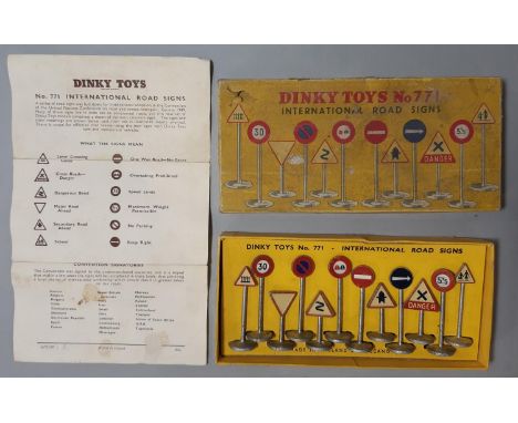 Dinky Toys No 771 'International Road Signs' 1953-1965, complete, with original box and leaflet (1) 