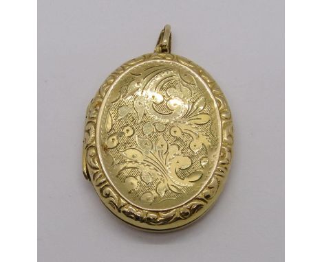 Vintage 9ct locket with engraved decoration, 6.4g 