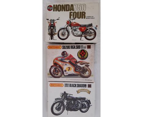 3 vintage model kits of motorcycles including Airfix Honda 750 FOUR 1:8 scale kit (sealed contents), and Matchbox 1:12 scale 