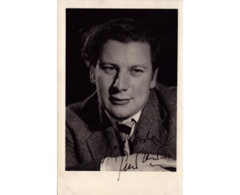 Peter Ustinov signed 5x3 inch vintage black and white photo. Good Condition. All autographs come with a Certificate of Authen