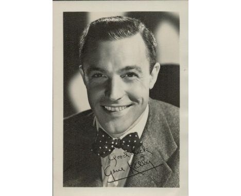 Gene Kelly signed Vintage Black and White Photo 5x3.5 Inch. Was an American dancer, actor, singer, director and choreographer