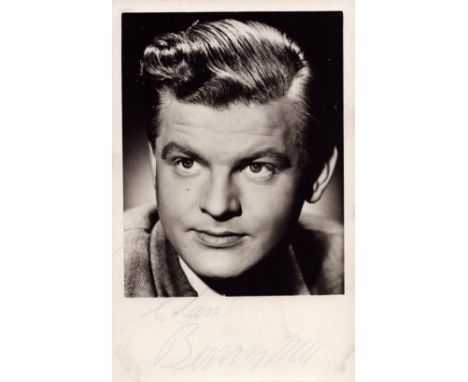 Benny Hill signed 6x4 inch vintage black and white photo signature a little faded. Good Condition. All autographs come with a