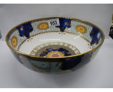 A good mid 20th century Royal Worcester bowl in good condition.