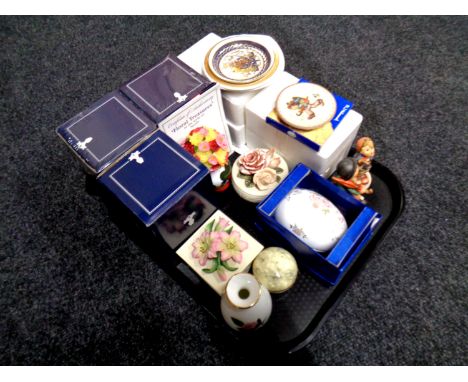 A tray containing boxed and unboxed china to include Hummel figures and miniature plate, three Atlas floral treasures, Wedgwo