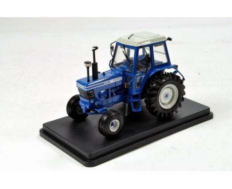 Scarce Martyns Farm Models MFM 1/32 Bespoke Hand Built Ford 8100 Tractor. Superb piece. 