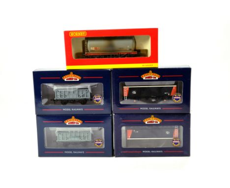 Bachmann OO Gauge Railway (plus one Hornby) comprising various wagons rolling stock. NM in Boxes. (5)