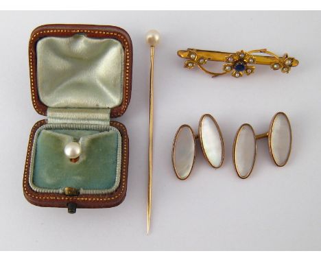 A mixed lot comprising an untested pearl stickpin, pearl approx 5.8mm diameter, an Edwardian 9 carat gold bar brooch (2.7gms)