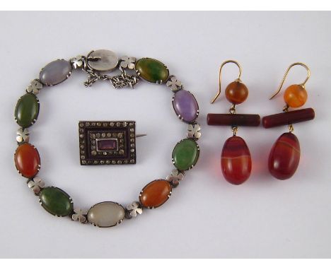 A mixed lot comprising a vintage silver and multi gem bracelet, together with a pair of agate drop earrings and a silver plaq