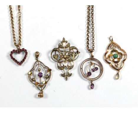 An Edwardian brooch/pendant, set with split pearls, stamped '15CT', length 4.2cm; an amethyst pendant stamped '9CT' on chain 