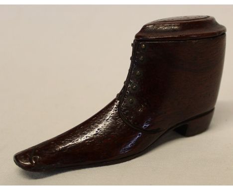 19th century treen snuff box in the form of a heeled shoe 9.5cm