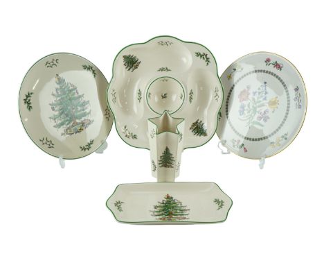 Four Spode Christmas plates, boxed, together with a similar Spode Christmas tree vase, 17 cm tall