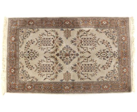 Hand-knotted oriental carpet with floral motif, 208x145 cm