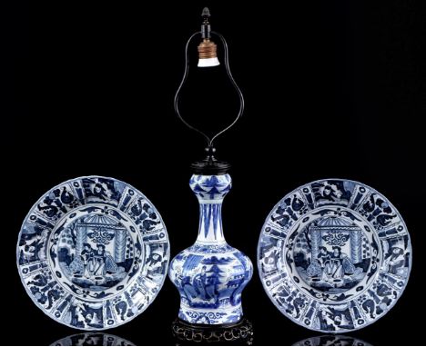 2 earthenware dishes with delft blue decor after antique example in Wanli style and porcelain table lamp with delft blue deco