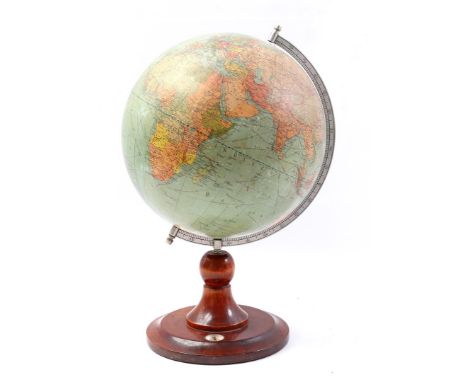 Dietrich Reimer Erdglobus, German globe with metal meridian on walnut base with compass, 50 cm high, 32 cm diameter