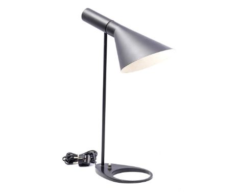 Arne Jacobsen (1902-1971)Adjustable black lacquered metal table lamp, design Arne Jacobsen for Louis Poulsen, model 'Visor', 