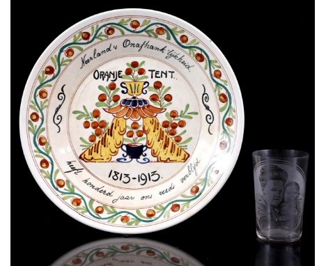 Earthenware occasional plate, marked Rembrandt Holland, made on the occasion of. 100 years of independence 1813-1913, 29.5 cm
