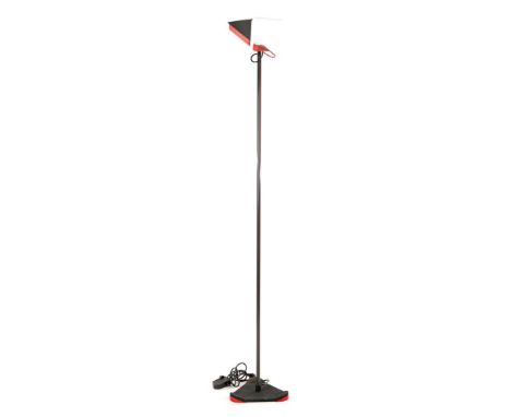 Metal red and black floor lamp with plastic and metal shade, Perry King &amp; Santiago Miranda for Arteluce, Italy 1980s, 203