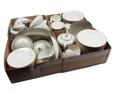 4 boxes of Pasaan Dolores porcelain service, filled with some parts from other brands, incl. 18 dinner plates, 18 deep plates