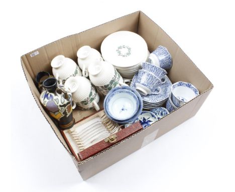 Box various b.u. Wedgwood Stratford cups and saucers, Mosa Maastricht cups and saucers with chinoiserie decor, Gouda pottery,