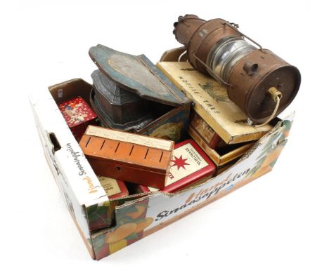 Box with tin savings box, tin smoking tobacco boxes Roode -Ster, money box, storm lamp, industrial hanging lamp made of iron 