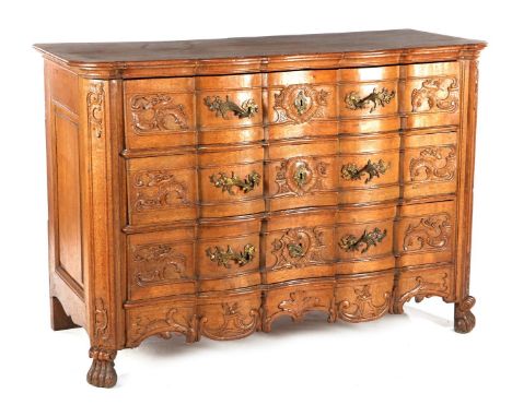 Oak organ-bent 3-drawer commode with stitching in the front and contoured top, Liège ca. 1800, 98 cm high, 138 cm wide, 59 cm