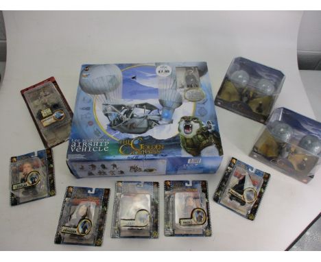 Mixed lot of Lord Of The Rings and Golden Compass to include figures and vehicle display pieces 