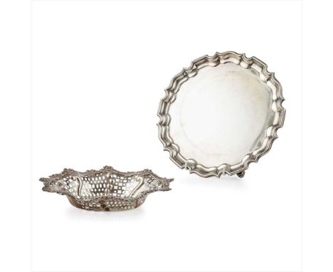 A modern salver Thomas Bradbury &amp; Sons, Sheffield 1960, of circular form, pie crust border, raised on three leaf clasped 