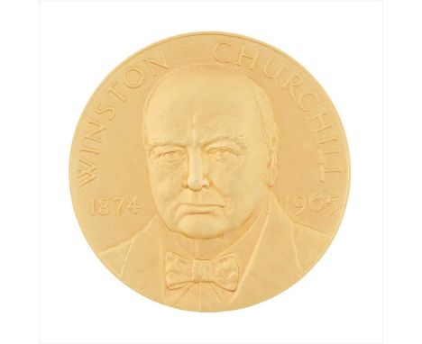 A 22ct gold cased commemorative medal, Sir Winston Churchill John Pinches, London 1965, signed L.E. Pinches, portrait depicti