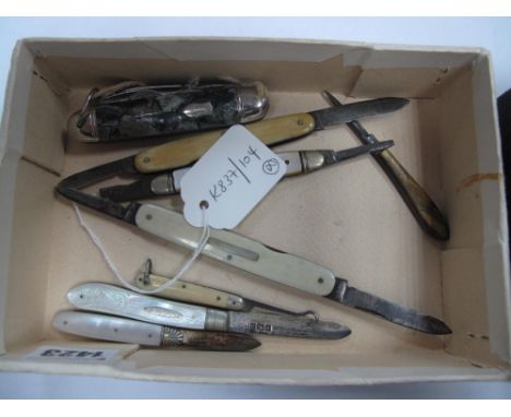 Two Hallmarked Silver and Mother of Pearl Single Blade Folding Fruit Knives, together with Ibbotson two blade folding knife, 