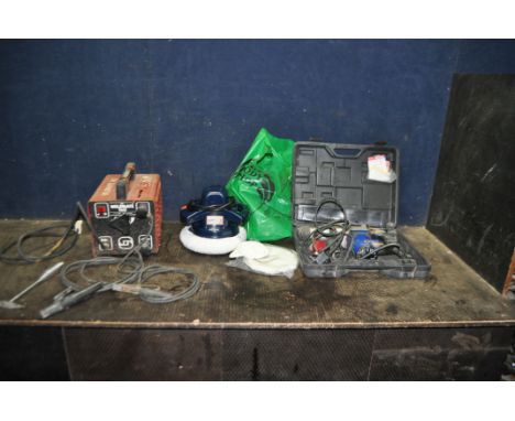 A SIP ARC WELDING PLAT with electrode holder, earth clamp and chipping hammer (PAT fail due to taped cable but powers up but 