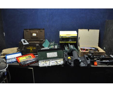 A COLLECTION OF VINTAGE AUTOMOTIVE AND ENGINEERING TOOLS including a Dunlop Major foot pump, socket sets by Kingcraft, Kinzo 