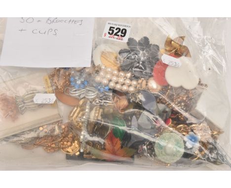 A BAG OF ASSORTED COSTUME BROOCHES, including Liberty, porcelain brooch, a Lea Stein style resin fox brooch
