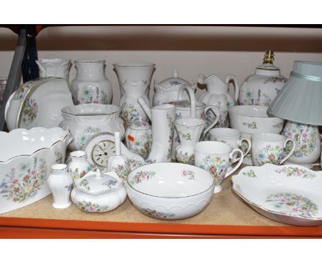 A LARGE COLLECTION OF AYNSLEY 'COTTAGE GARDEN' GIFTWARE comprising two table lamps, height of tallest 31.5cm (rip the shade o
