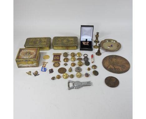 A collection of naval and military items, to include a pair of 9 carat gold and enamel cufflinks, buttons and badges, a Danis