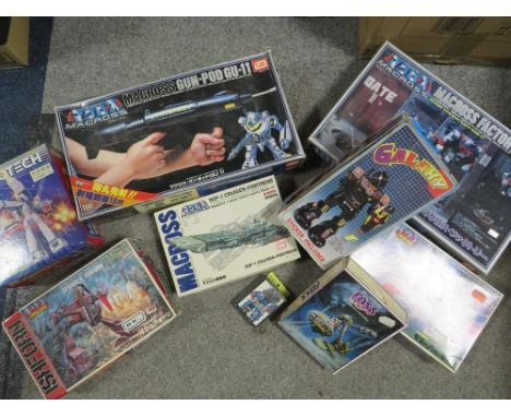 Five boxed model kits to include Orqus 1:42 scale M.Lover Maaie, Orgus 1:48 scale Gerwalk Ishforn, Imai 1:100 sclae Macross f