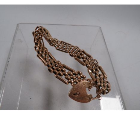 A 9 carat gold gate bracelet approx. weight 19.7g 