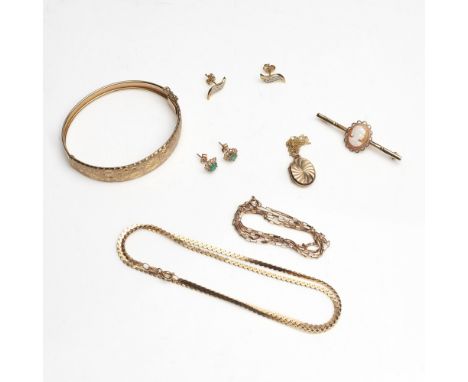 A collection of jewelleryto include two 9ct gold chains, a locket and chain, unmarked; a 9ct gold hinged bangle, with engrave