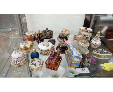 1 SHELF OF DECORATIVE BOXES