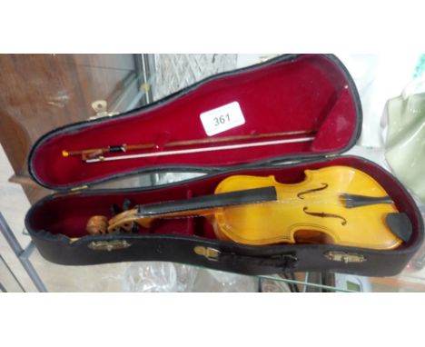 MINIATURE MODEL VIOLIN , BOW & CASE