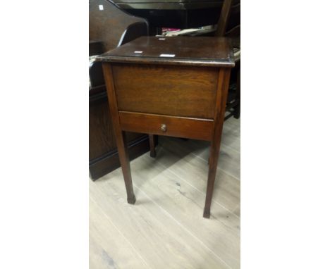 VINTAGE OAK SEWING BOX